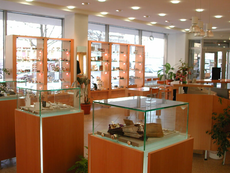 Изготовление витрины на заказ! Любого размера и любой сложности!