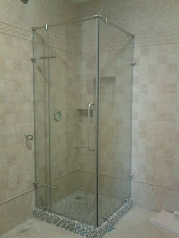 Изготовление встроенных душевых кабин, оформление ванной комнаты по заказу!