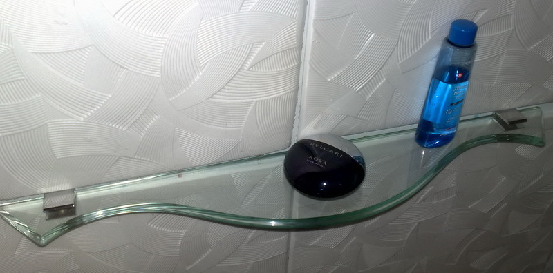 Изготовление встроенных душевых кабин, оформление ванной комнаты по заказу!