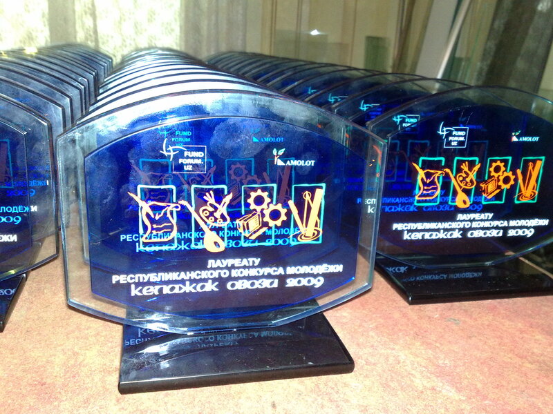 Изготовление статуэток, сувениров, корпоративных подарков из стекла под заказ!