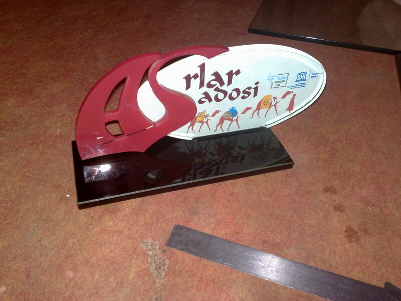 Изготовление статуэток, сувениров, корпоративных подарков из стекла под заказ!