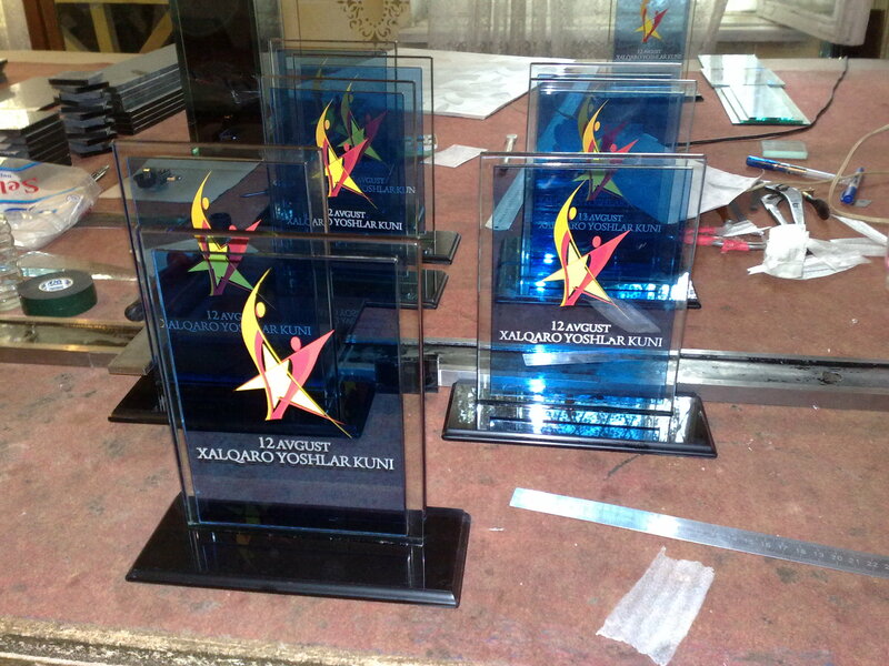 Изготовление статуэток, сувениров, корпоративных подарков из стекла под заказ!