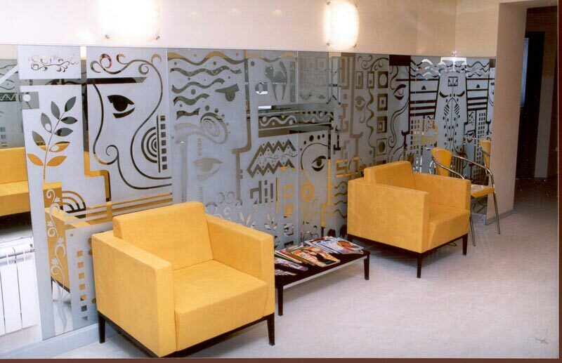 Интерьерное оформление офиса из стекла по заказу!