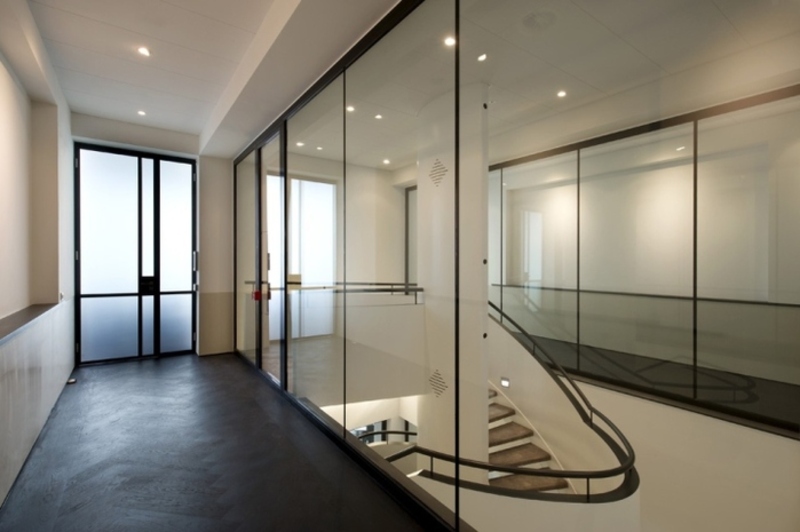 Интерьерное оформление офиса из стекла по заказу!