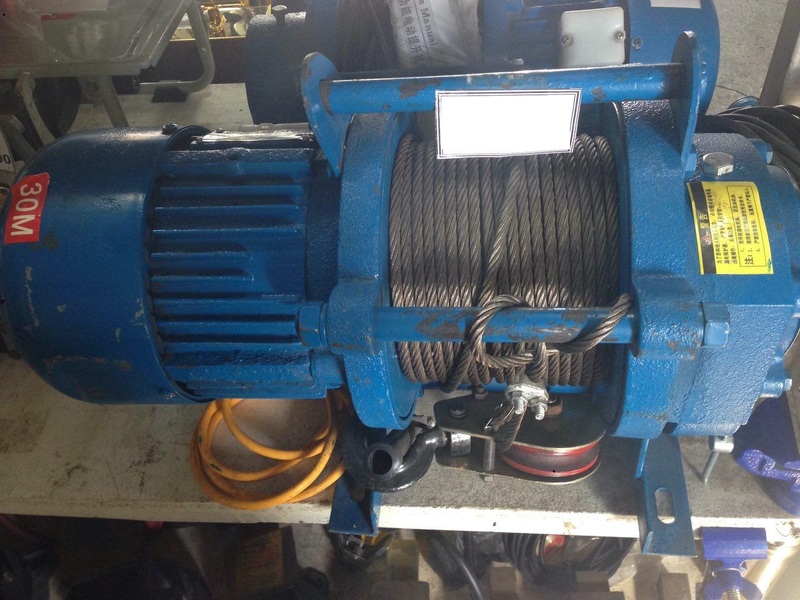 Тали электрические (электротали)

В нашем каталоге представлены тали электрические (электротали) грузоподъемностью от 50 кг до 1,2 тонн, как стационарные, так и передвижные. Также вы можете приобрес