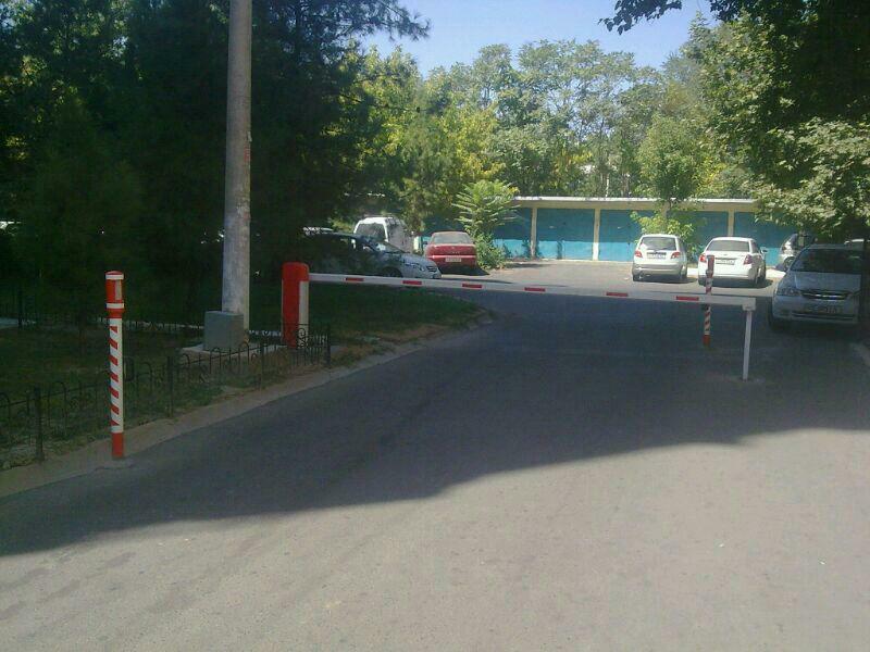 ШЛАГБАУМ 2,5-3 м.