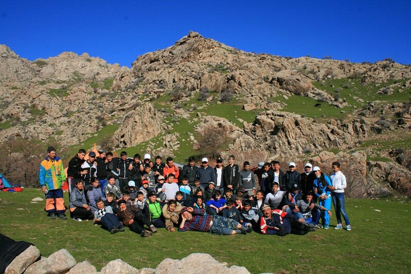 Спонсор туристического похода для 130 детей, из детских домов. г.Самарканд